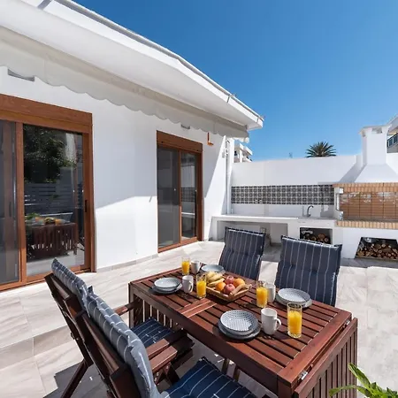 Ferienhaus Ritas Modern In-city House *