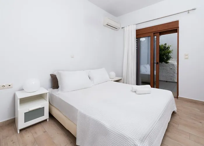 Ritas Modern In-city House * Rhodes City