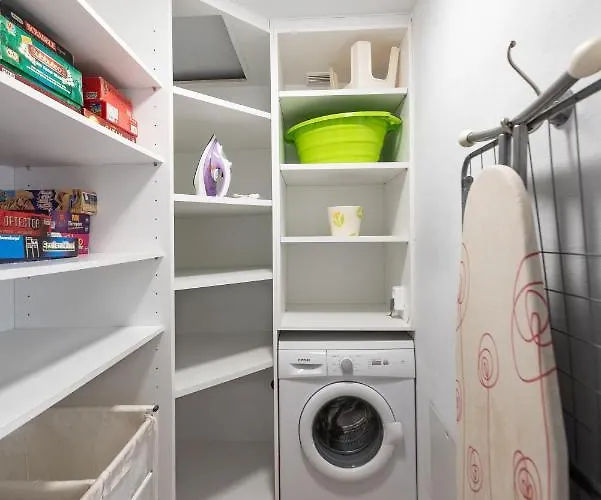 Ritas Modern In-city House بيت للعطل