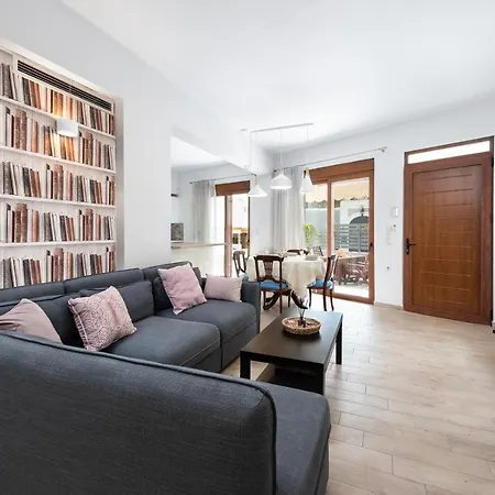 Semesterbostad Ritas Modern In-city House