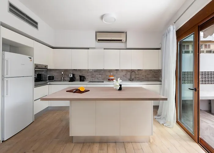 Ritas Modern In-city House Rhodes City